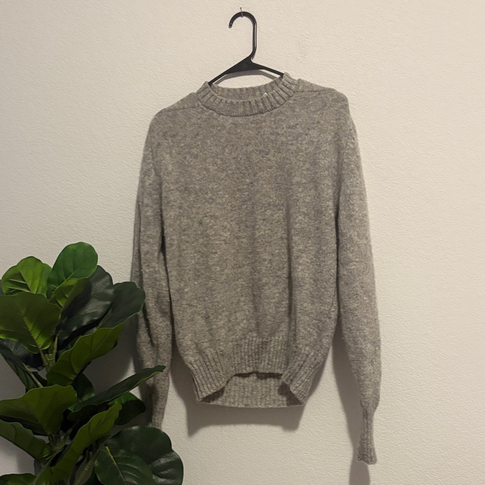 Gray Women's 100% Shetland wool Crew Neck Sweater made in USA